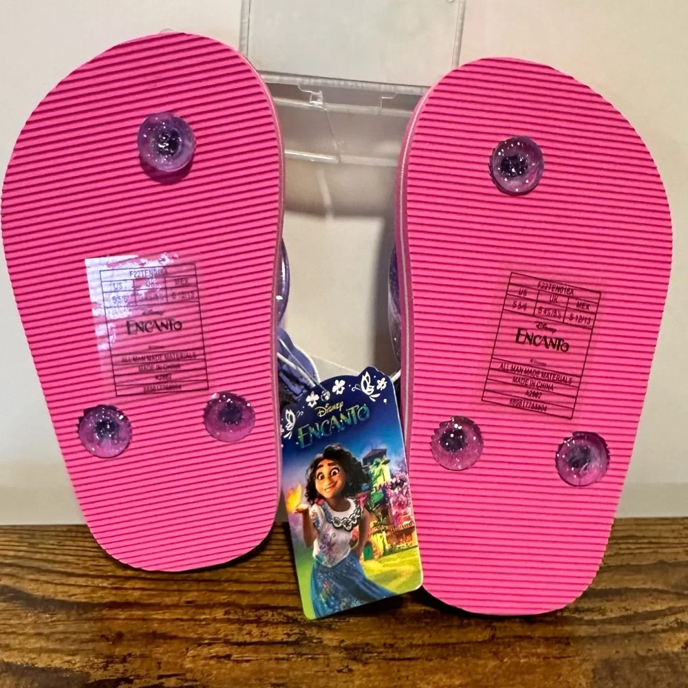 Disney Encanto Baby/Toddler Girls Flip Flop Sandals NWT Size S 5/6
